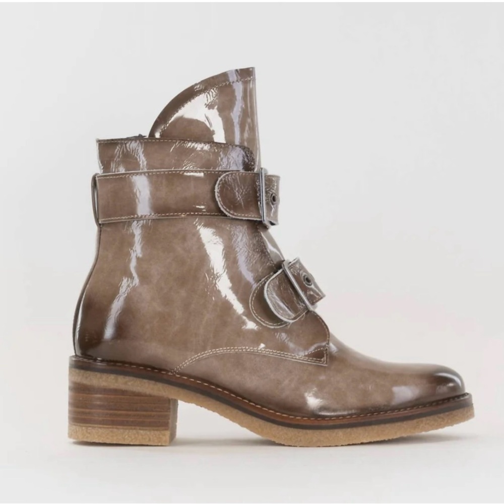 NWOB Eric Michael Laureven Justina
Boot In Taupe, Size 38= US 7.5